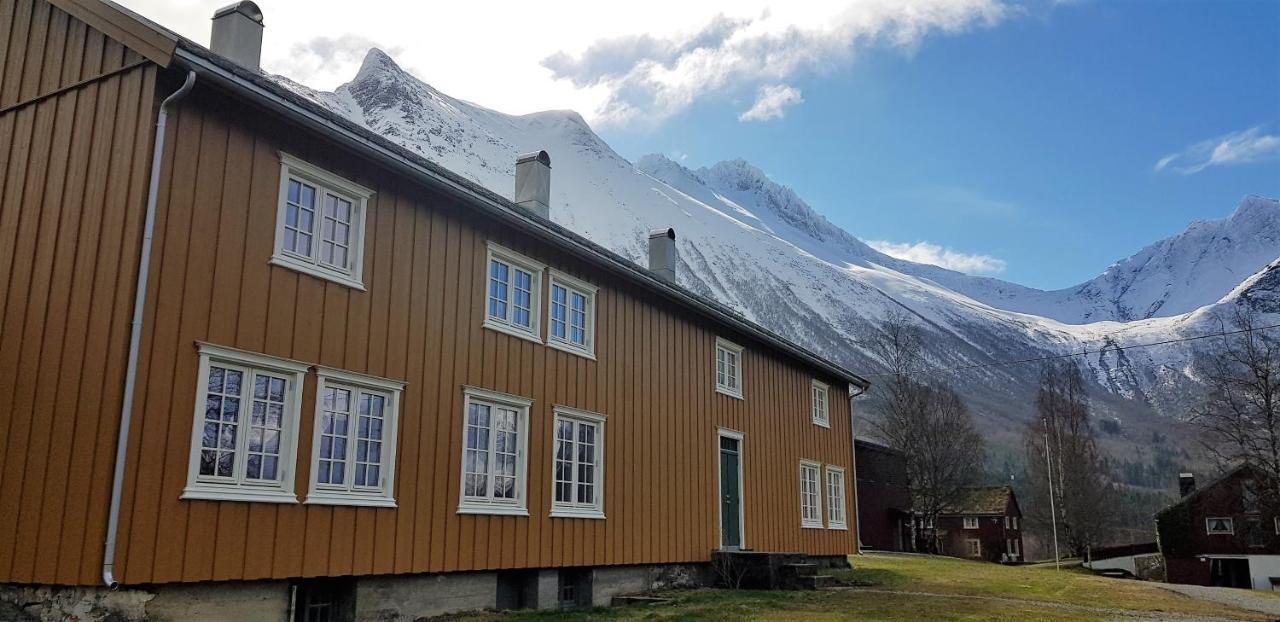 Lensmansgarden Marteinsgarden Apartman Innfjorden Kültér fotó