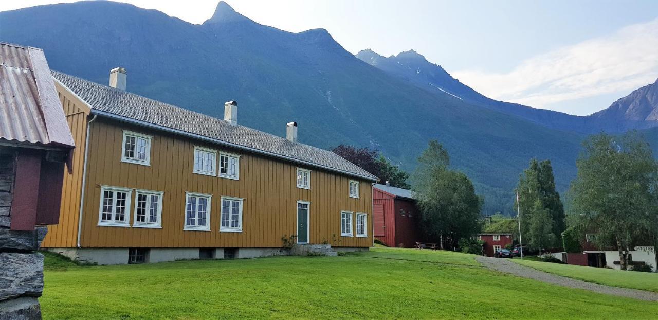 Lensmansgarden Marteinsgarden Apartman Innfjorden Kültér fotó